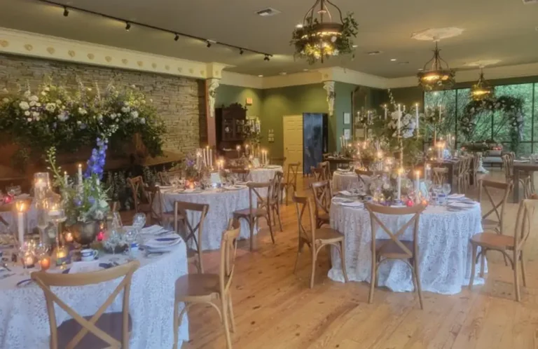 Houmas House Estate and Gardens Neptune-ballroom