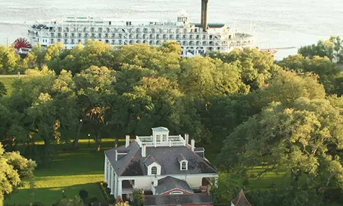 steamboat on the Mississippi River